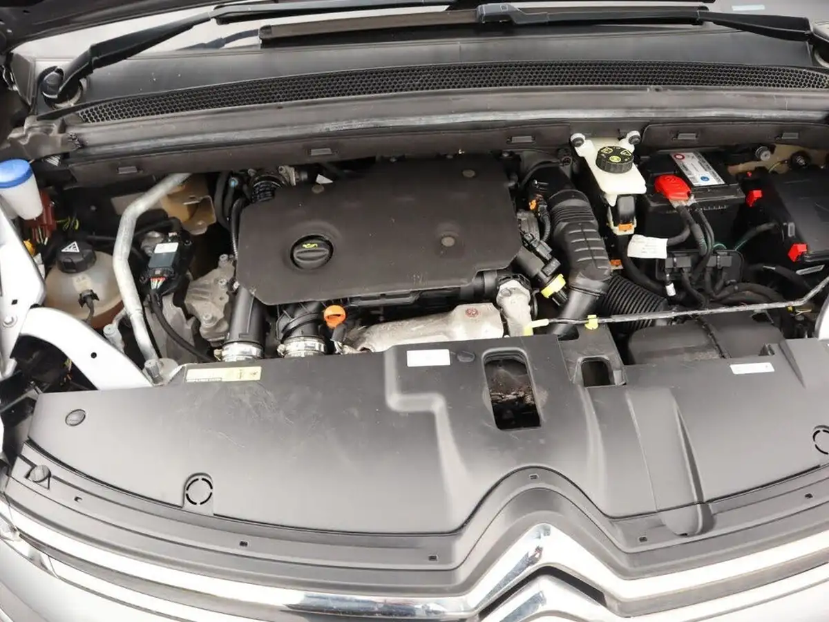 2019-citroen-c4-spacetourer-15bluehdi-flair-big-26