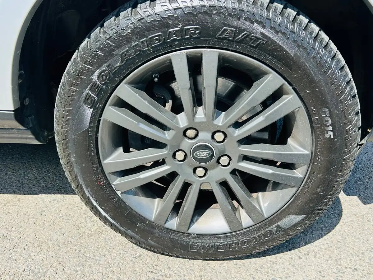 2016-land-rover-discovery-4-30-sd-v6-graphite-big-1