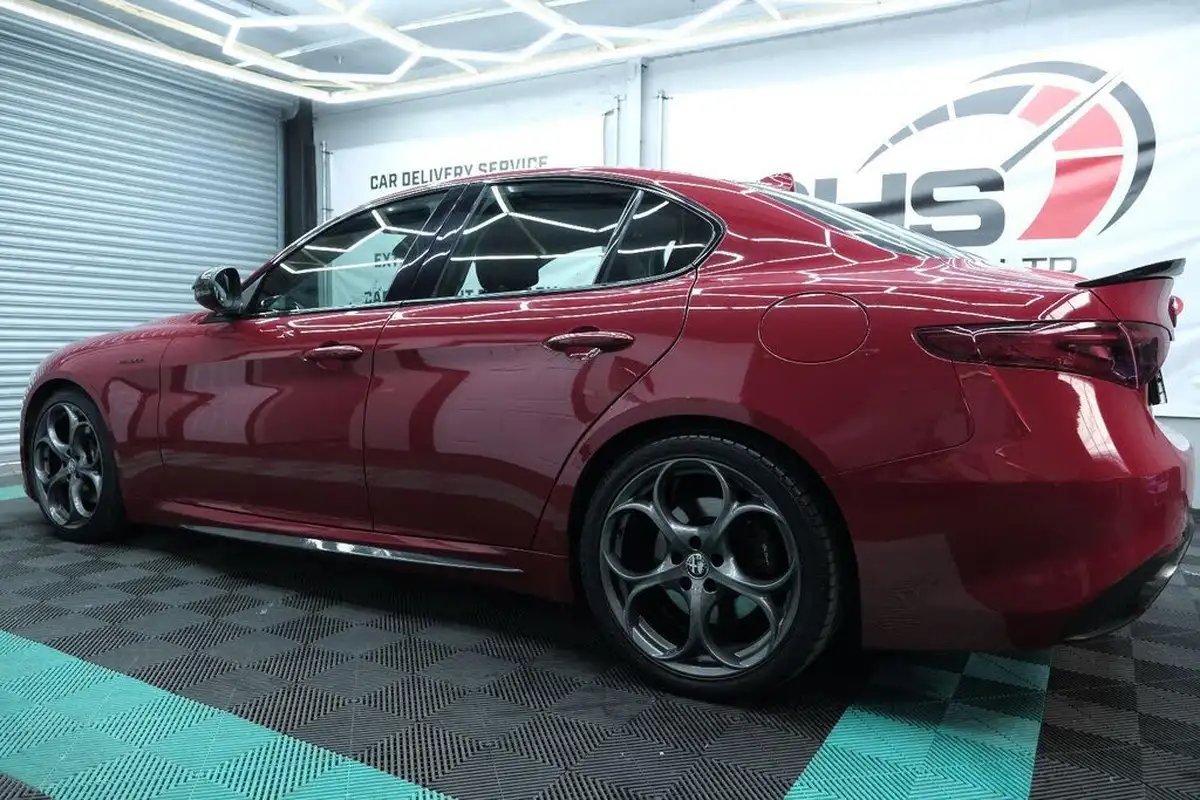2017-alfa-romeo-giulia-20-veloce-big-8