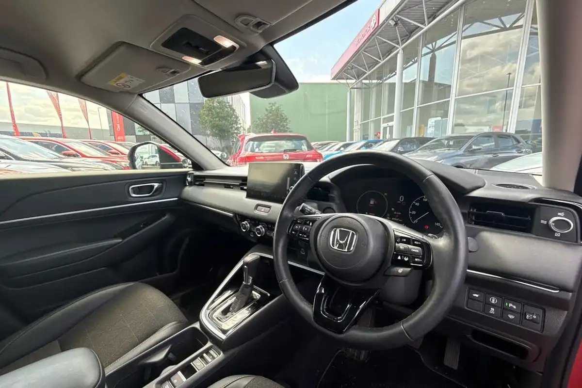 2022-honda-hr-v-15-i-mmd-advance-big-23