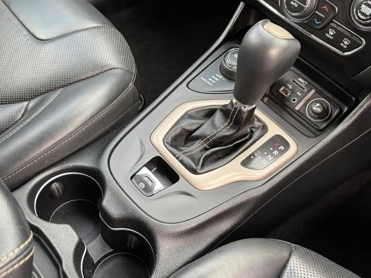 2016-jeep-cherokee-22multijet-ii-limited-ss-big-40