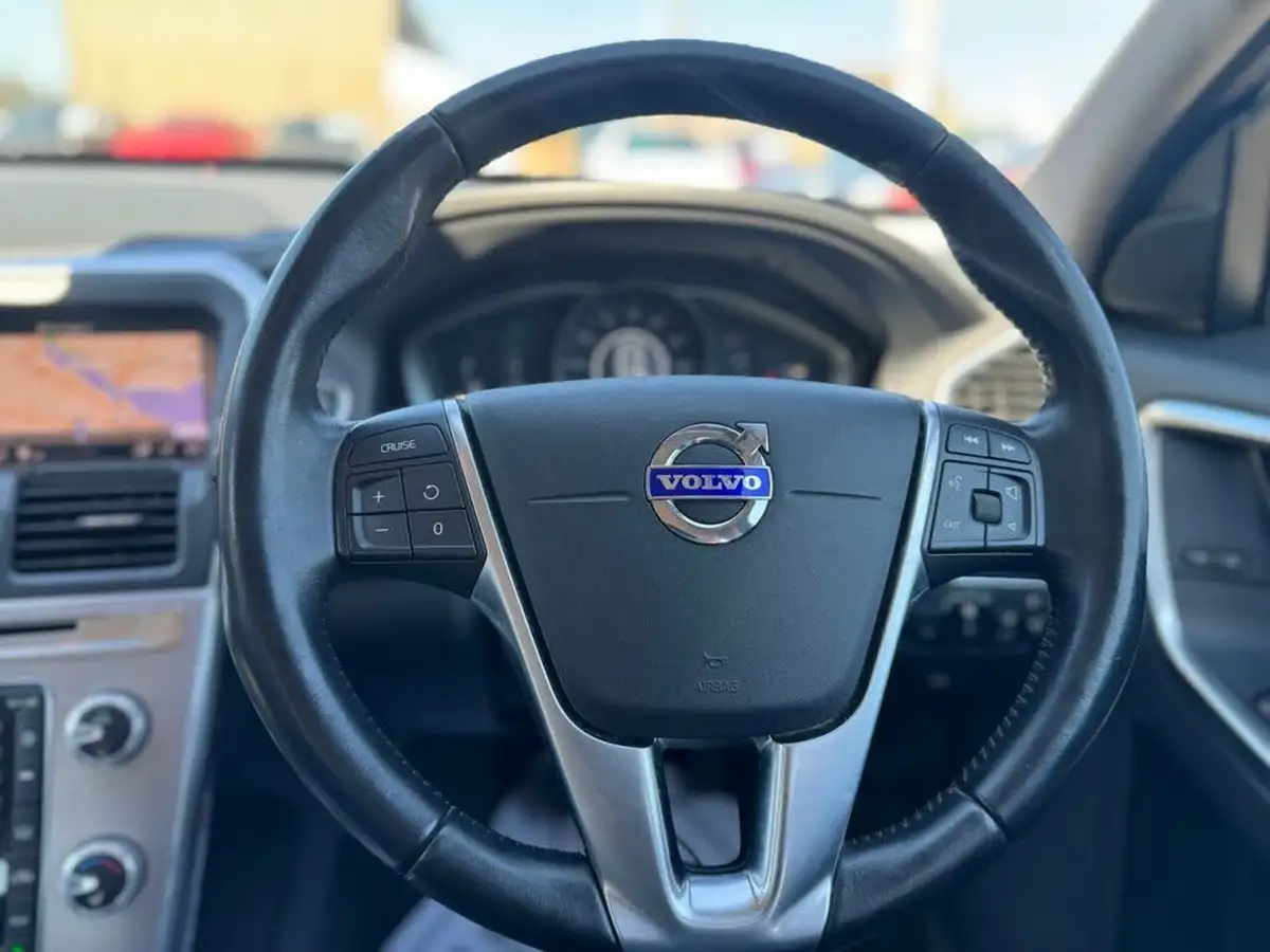 2017-volvo-xc60-20td-d4-se-geartronic-big-10
