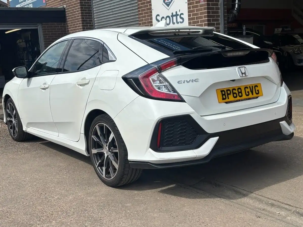 2018-honda-civic-16-i-dtec-ex-ss-hatchback-5d-big-6