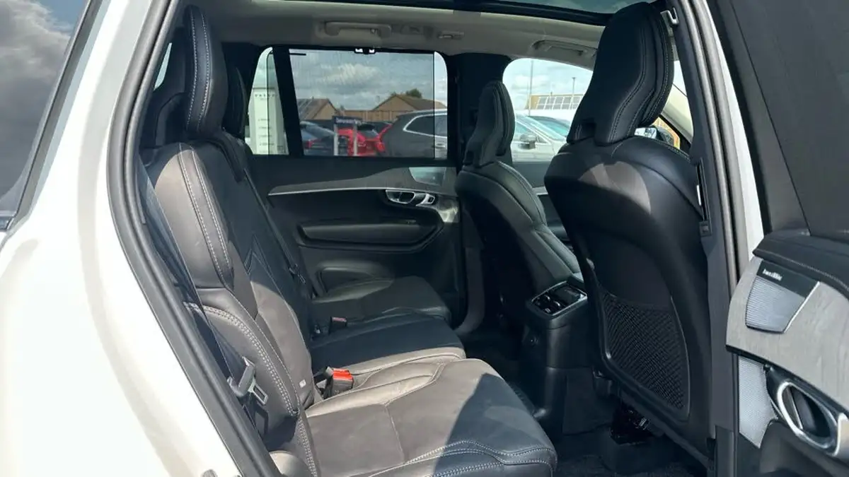 2024-volvo-xc90-20-t8-ultra-dark-big-5