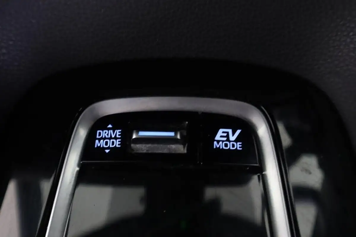 2021-toyota-corolla-18-vvt-i-excel-trk-touring-sports-big-21