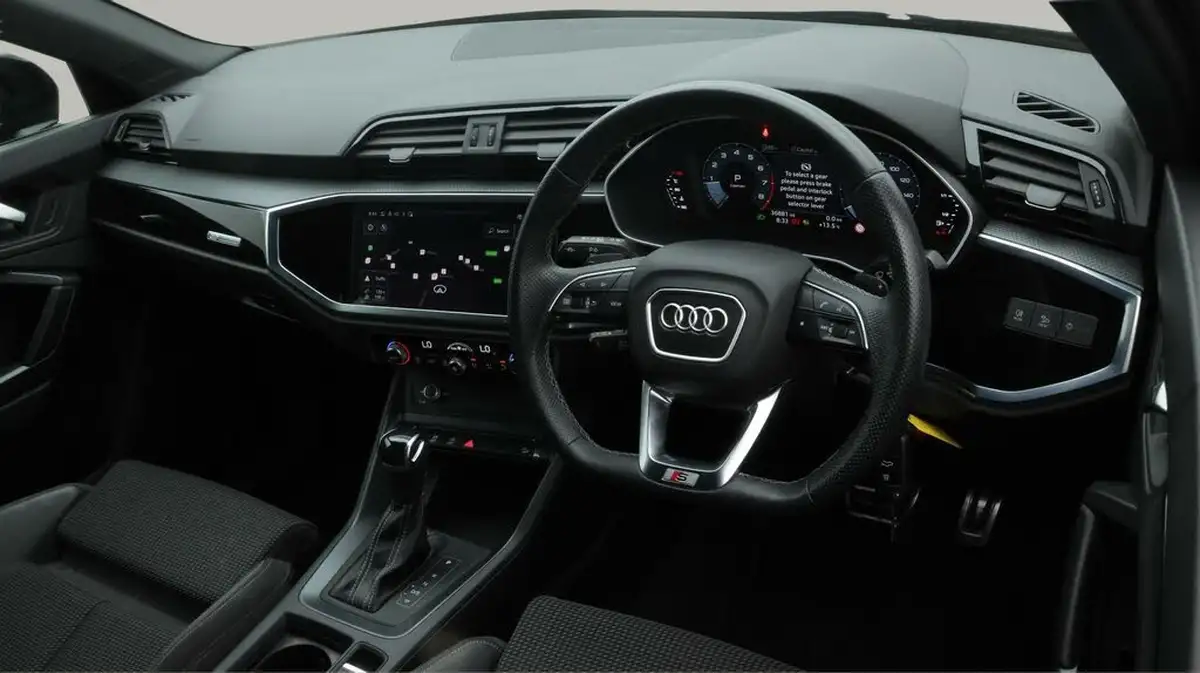 2022-audi-q3-15-35-tfsi-black-edition-codcomfort-sound-pack-sportback-big-9