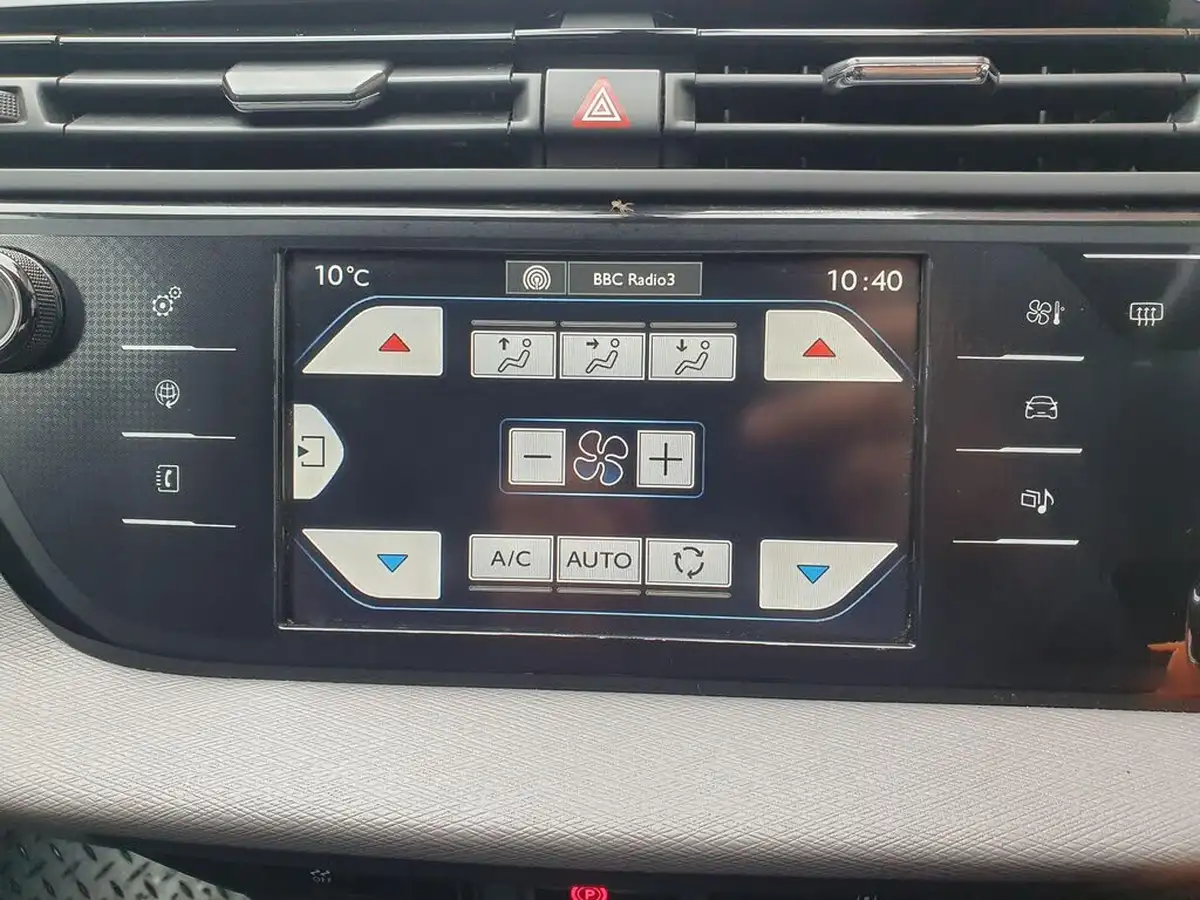 2016-citroen-c4-picasso-16bluehdi-vtr-120ps-eat6-big-19