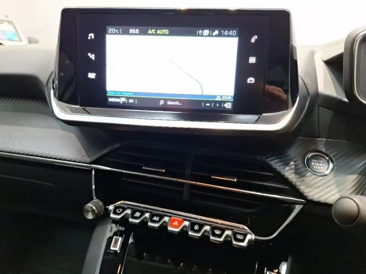 2023-peugeot-208-12-puretech-allure-premium-100ps-big-10