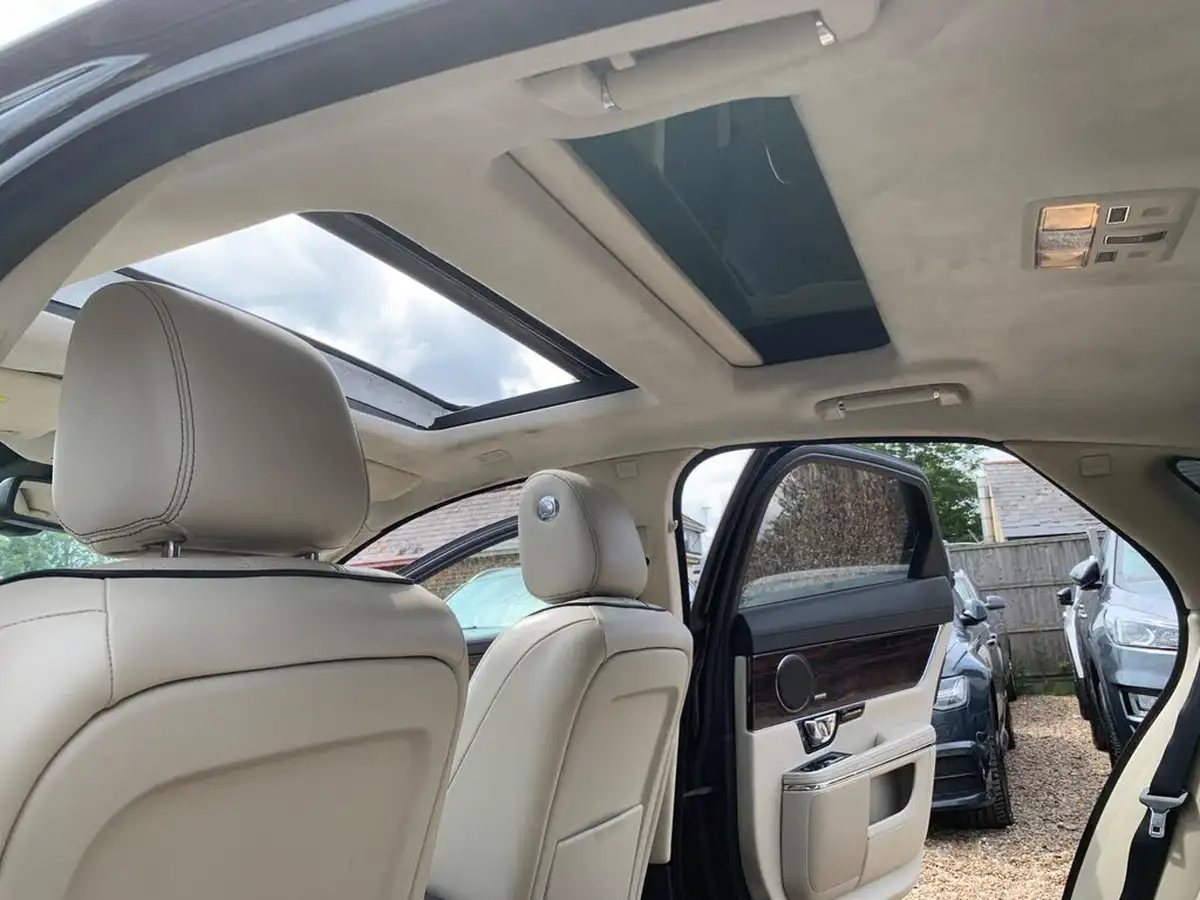 2015-jaguar-xj-series-30td-xj-portfolio-swb-auto-big-50