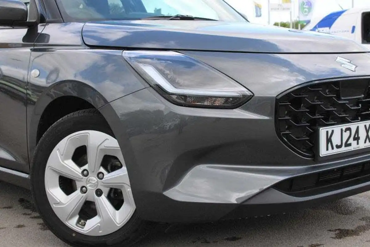 2024-suzuki-swift-12-motion-big-8