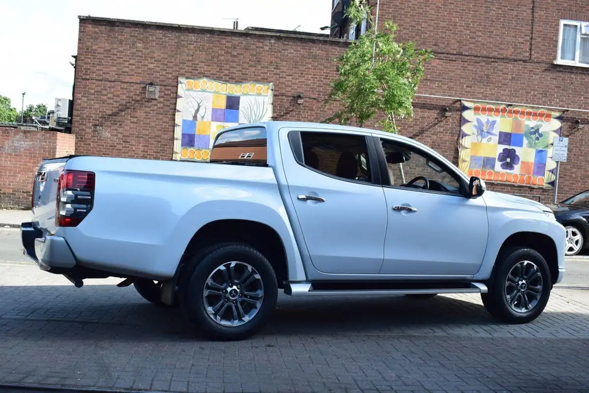 2021-mitsubishi-l200-22di-d-warrior-big-36