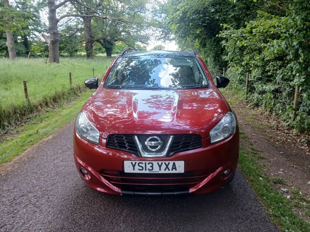 2013-nissan-qashqai-15td-360-big-1
