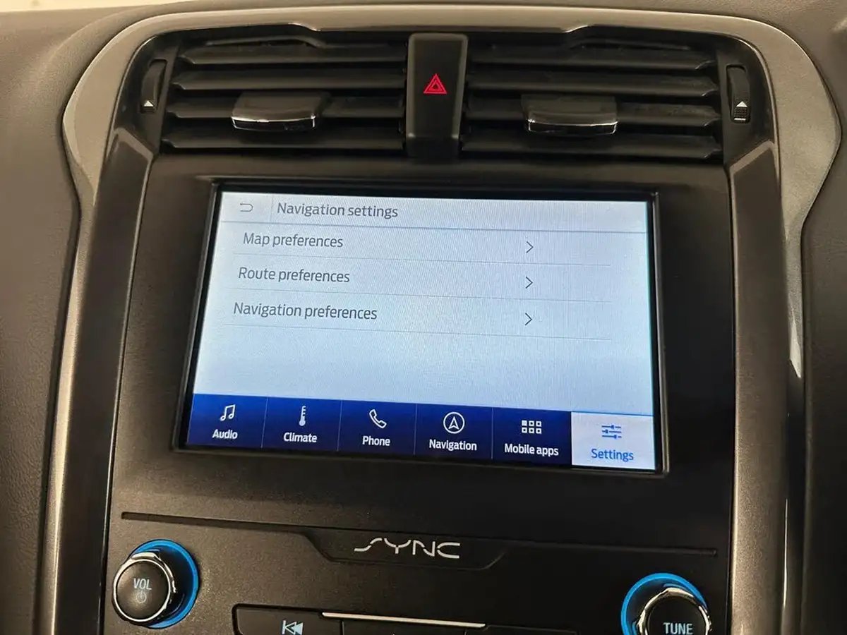 2020-ford-mondeo-20tdci-zetec-edition-hatchback-big-34