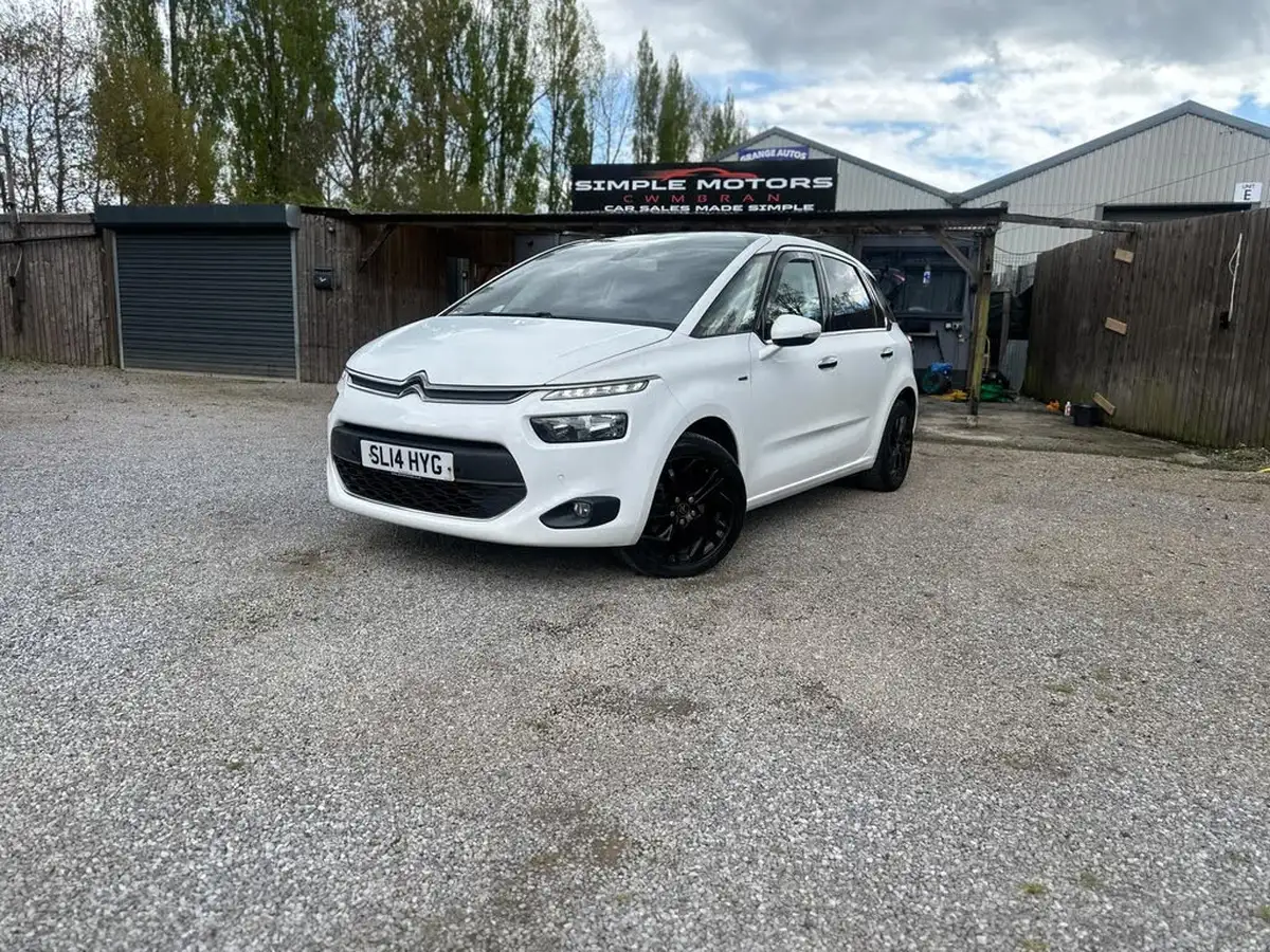 2014-citroen-c4-picasso-16e-hdi-exclusive-big-1
