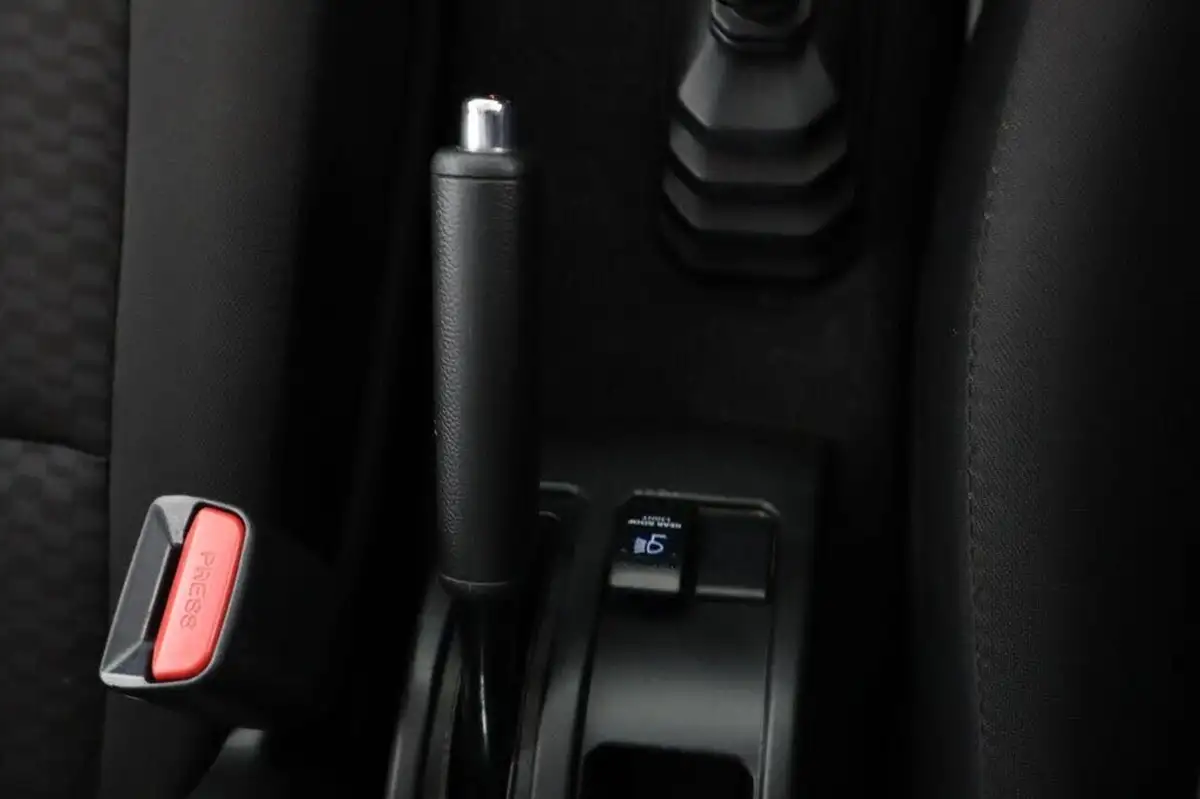 2024-suzuki-jimny-15-light-commercial-allgrip-big-19