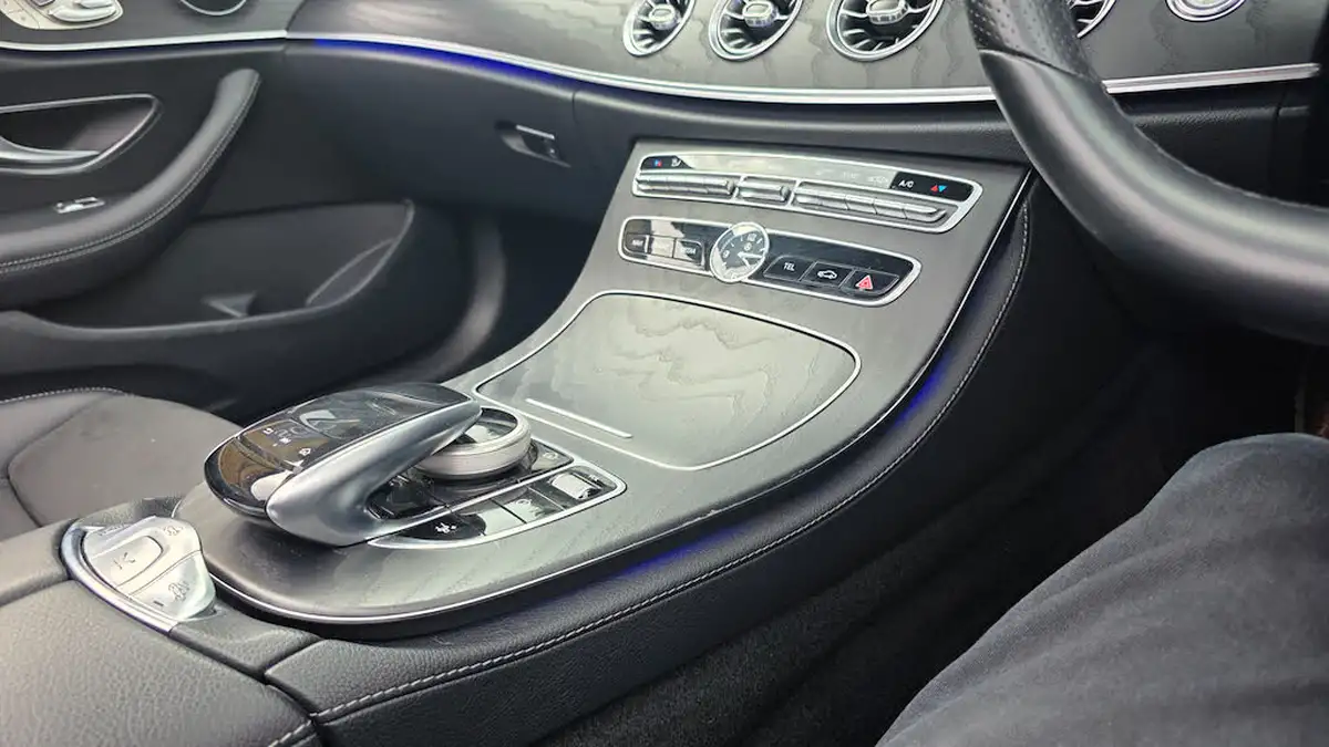 2020-mercedes-benz-e-class-20d-e220d-amg-line-premium-cabriolet-2d-big-29