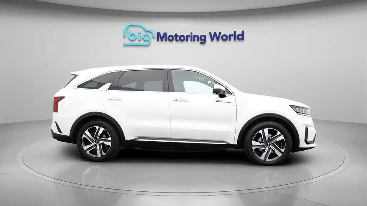 2021-kia-sorento-16-t-gdi-4-226bhp-hev-big-8