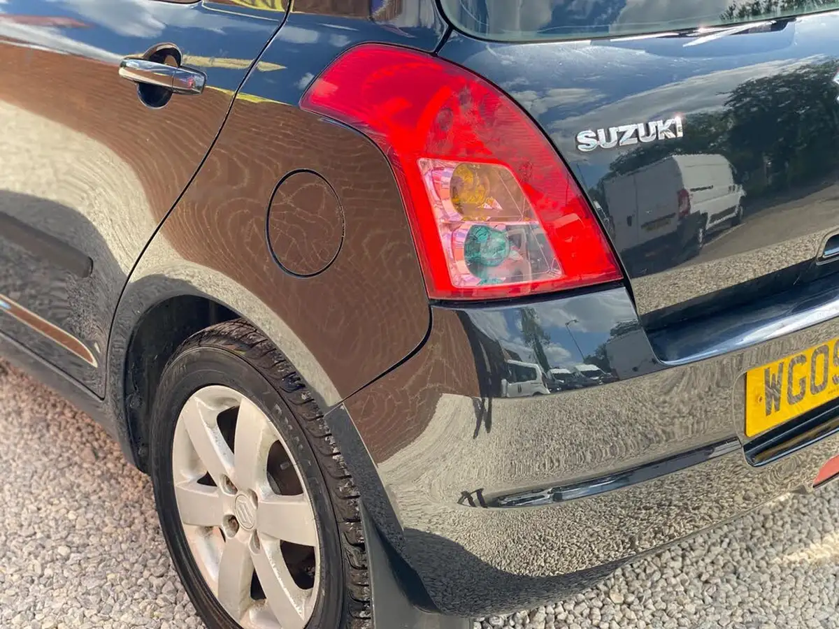 2009-suzuki-swift-13td-big-26