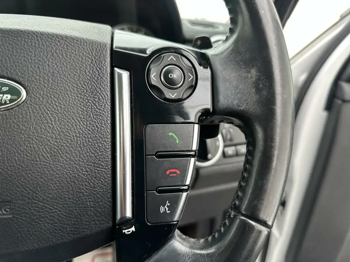 2016-land-rover-discovery-4-30-sd-v6-hse-big-24