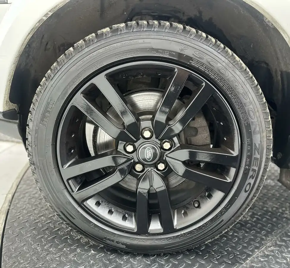 2016-land-rover-discovery-4-30-sd-v6-hse-big-44