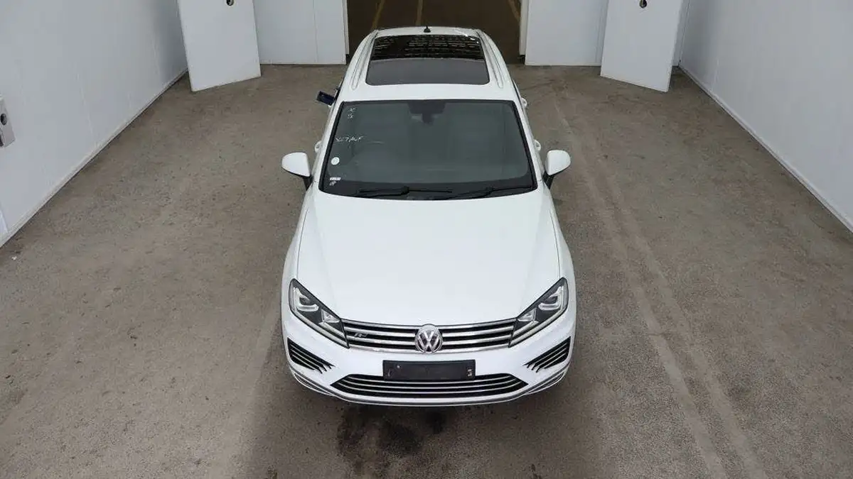 2017-volkswagen-touareg-30tdi-r-line-262ps-ss-2967cc-big-1