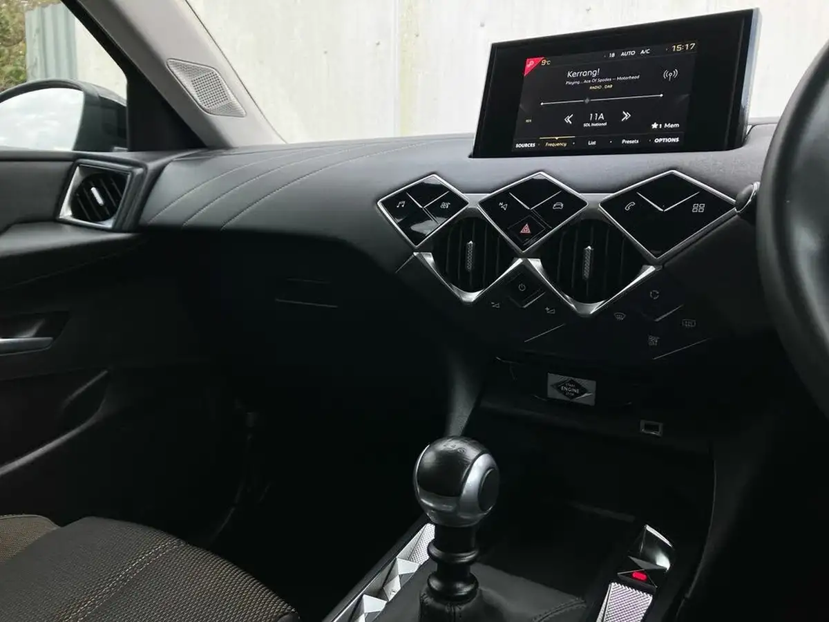 2022-ds-ds-3-crossback-12-puretech-bastille-100ps-big-16