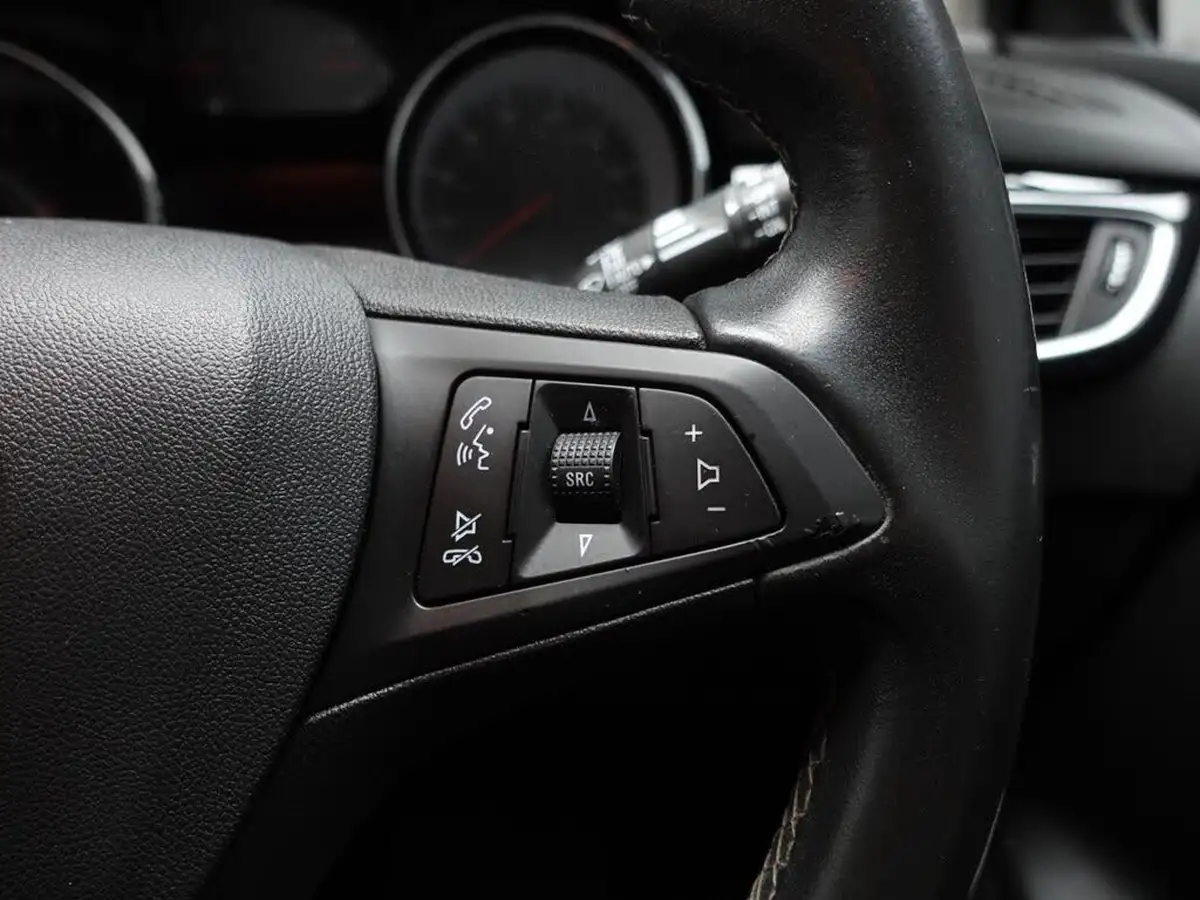 2019-vauxhall-astra-14i-16v-turbo-sri-nav-ss-hatchback-big-23