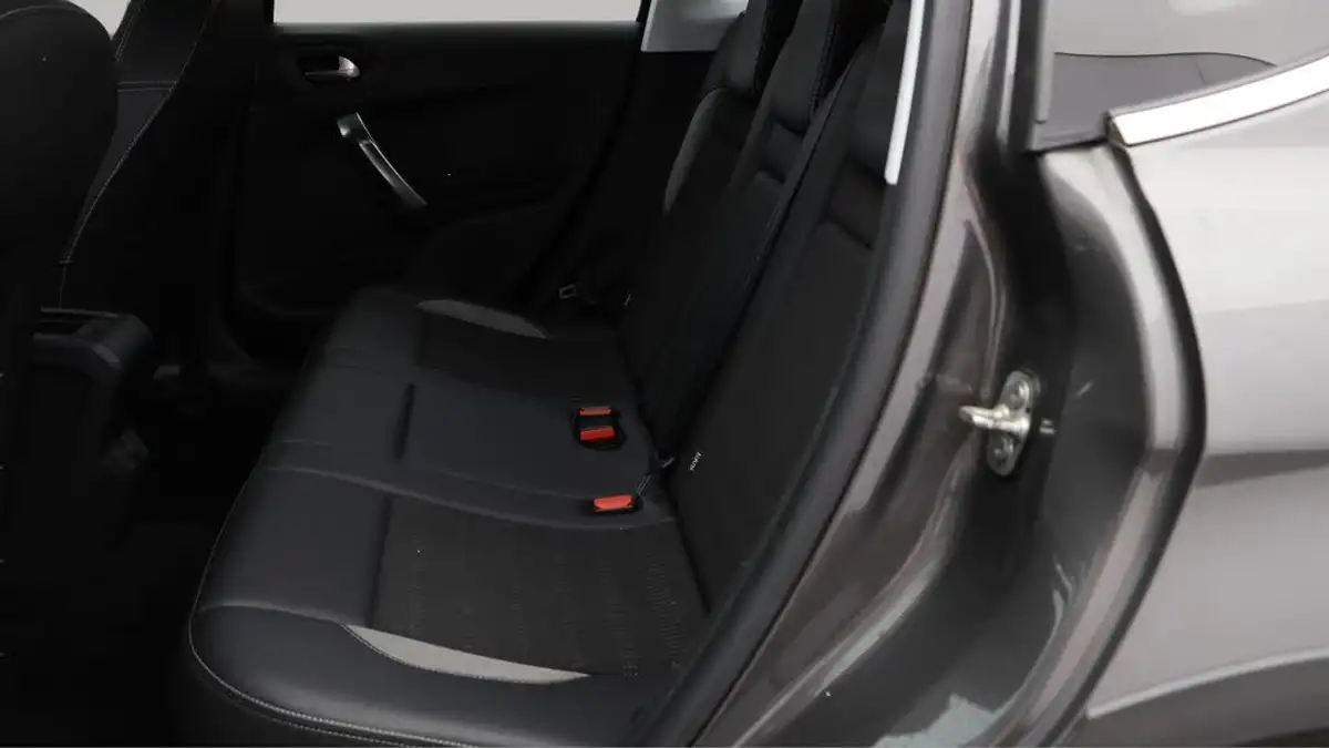 2018-peugeot-2008-suv-12-puretech-allure-82bhp-ss-big-16