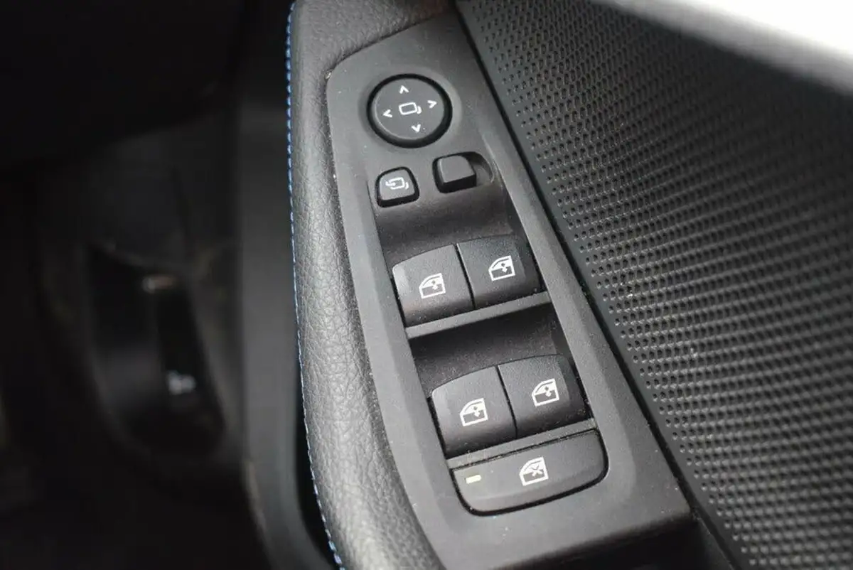 2024-bmw-2-series-15-218i-m-sport-coupe-4d-dct-big-24