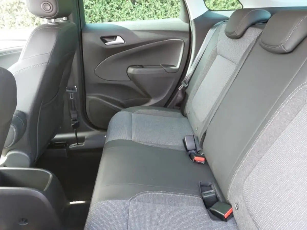 2022-vauxhall-crossland-12-elite-edition-130ps-big-5