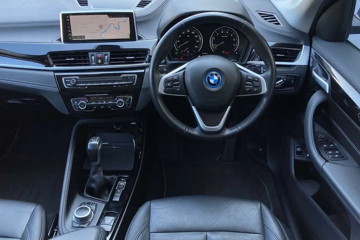 2022-bmw-x1-15-xdrive-25e-phev-xline-big-13