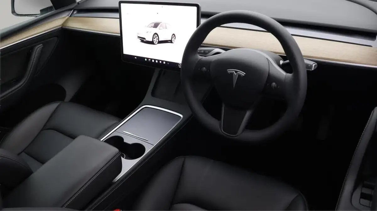 2024-tesla-model-y-e-long-range-306bhp-awd-big-9