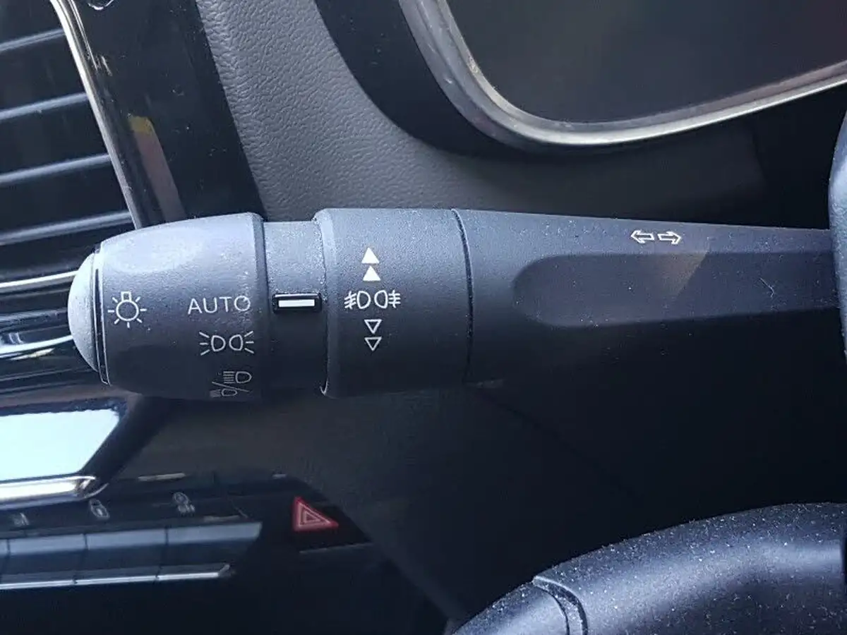 2020-citroen-c5-aircross-12-puretech-flair-big-10