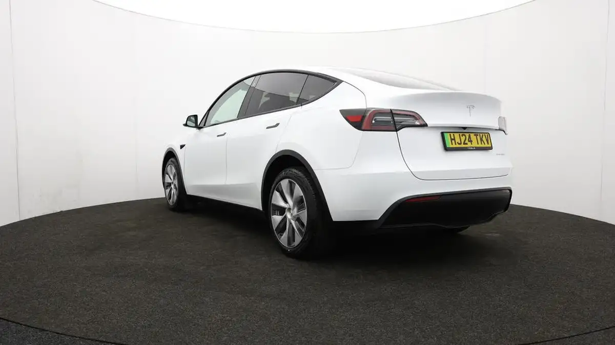 2024-tesla-model-y-e-long-range-306bhp-awd-big-73