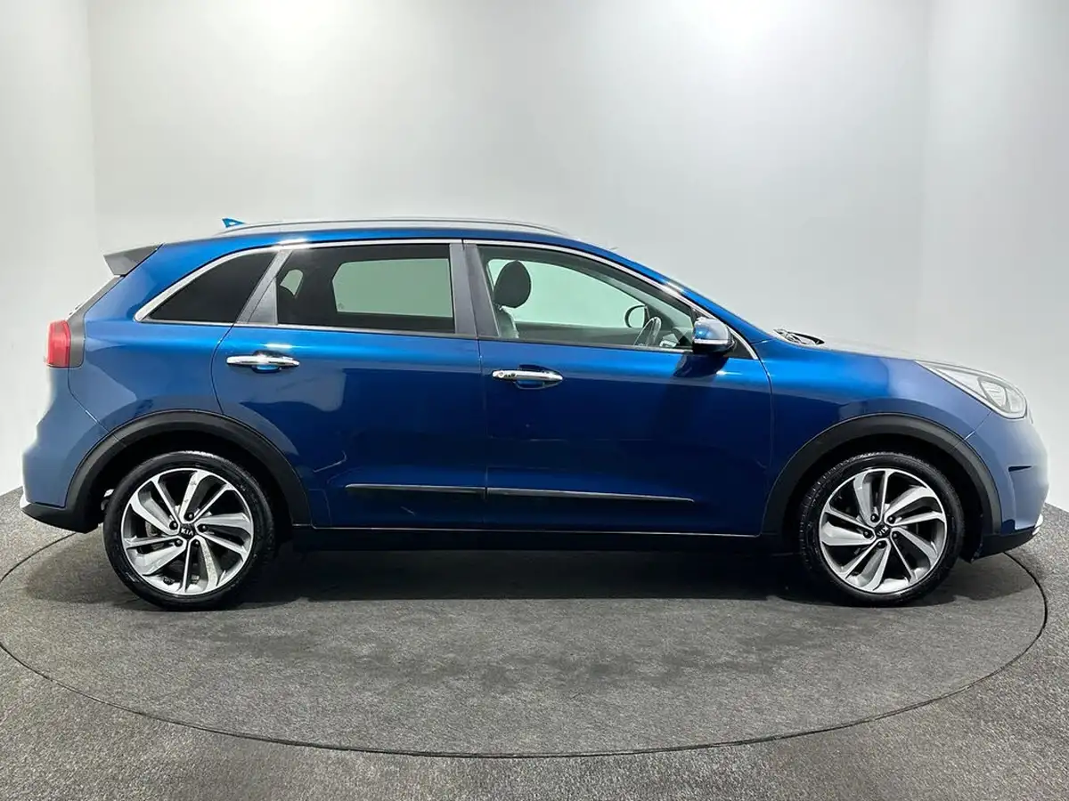 2017-kia-niro-16-gdi-4-big-8