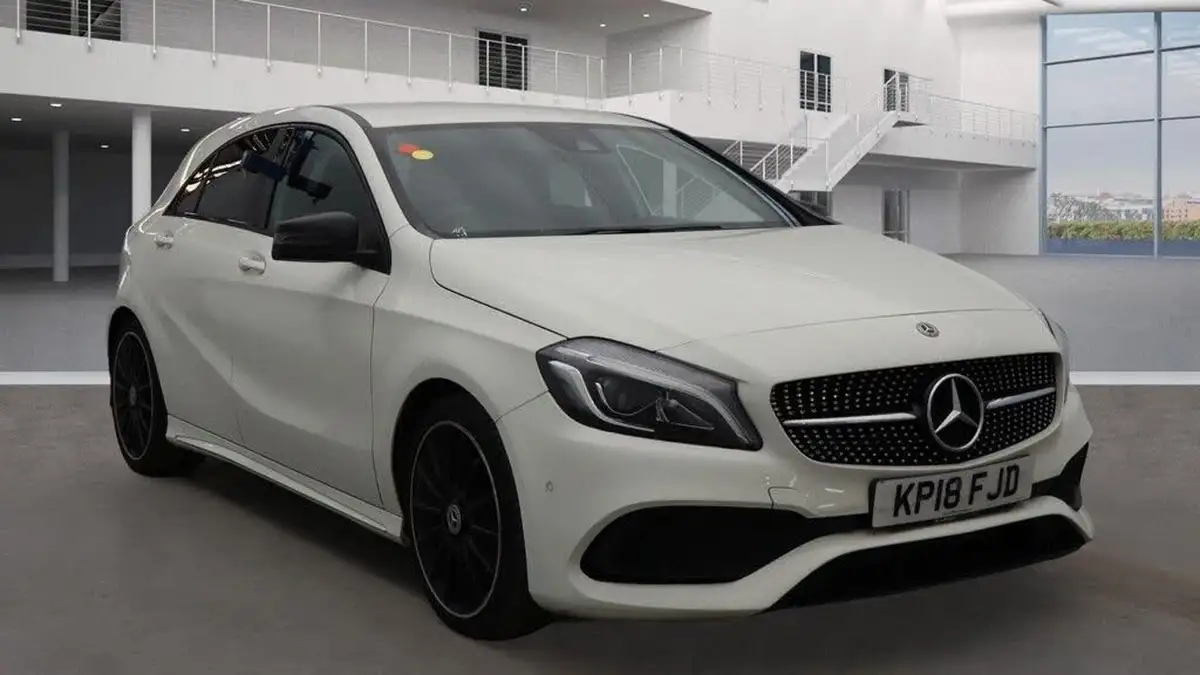 2018-mercedes-benz-a-class-16-a200-amg-line-premiumss-7g-dct-big-4