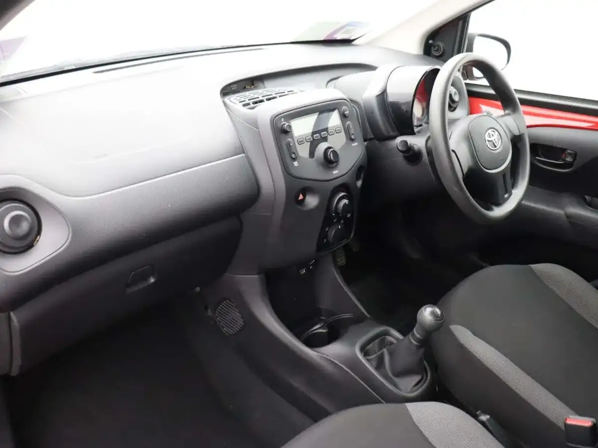 2019-toyota-aygo-10-vvt-i-x-5d-big-10