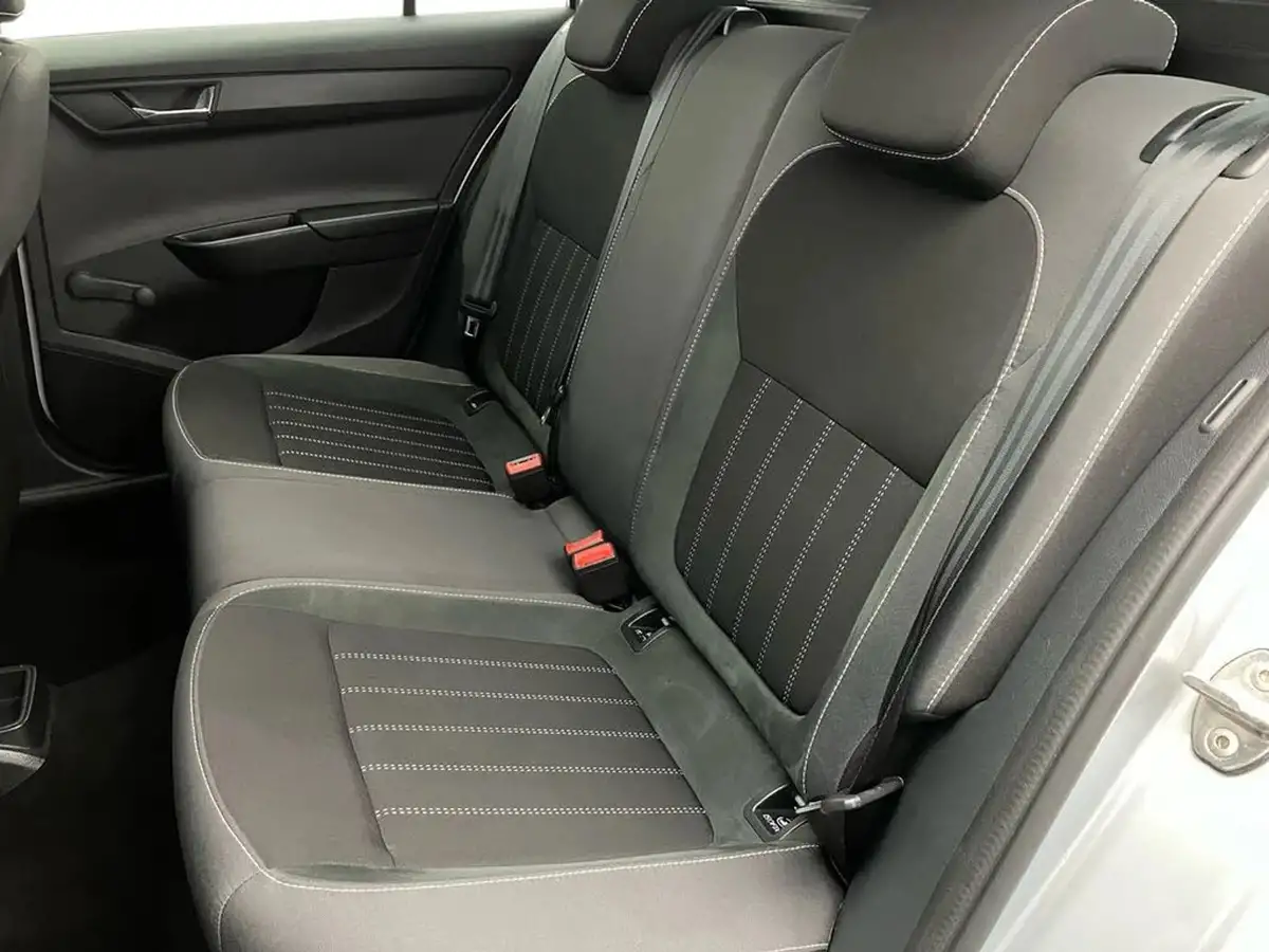 2021-skoda-fabia-10-tsi-se-l-95ps-estate-big-18