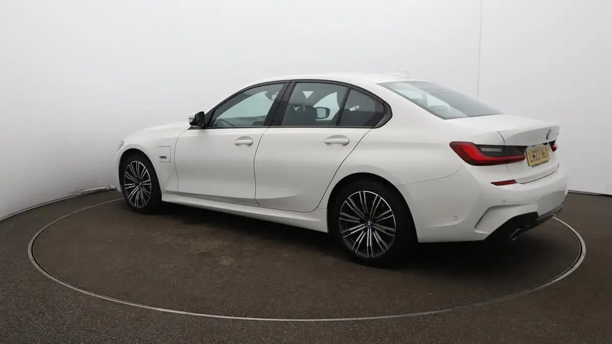 2022-bmw-3-series-20-330e-m-sport-pro-pack-saloon-4d-big-35