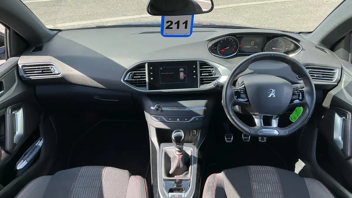 2020-peugeot-308-sw-12-puretech-gt-line-big-3