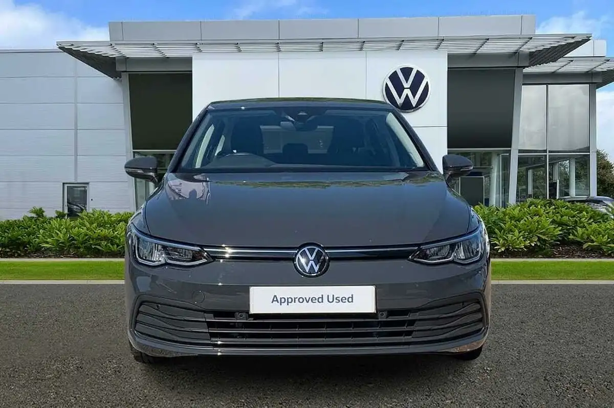 2023-volkswagen-golf-15-tsi-life-130ps-hatchback-big-6
