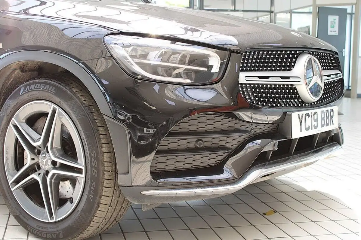 2019-mercedes-benz-glc-class-20d-glc220d-amg-line-station-wagon-5d-4matic-plus-big-6