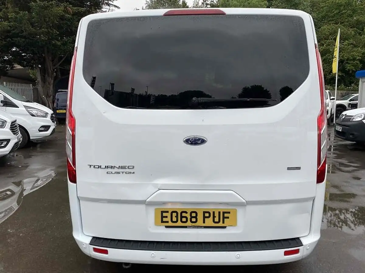 2018-ford-tourneo-custom-20tdci-320-l2-zetec-130ps-big-5