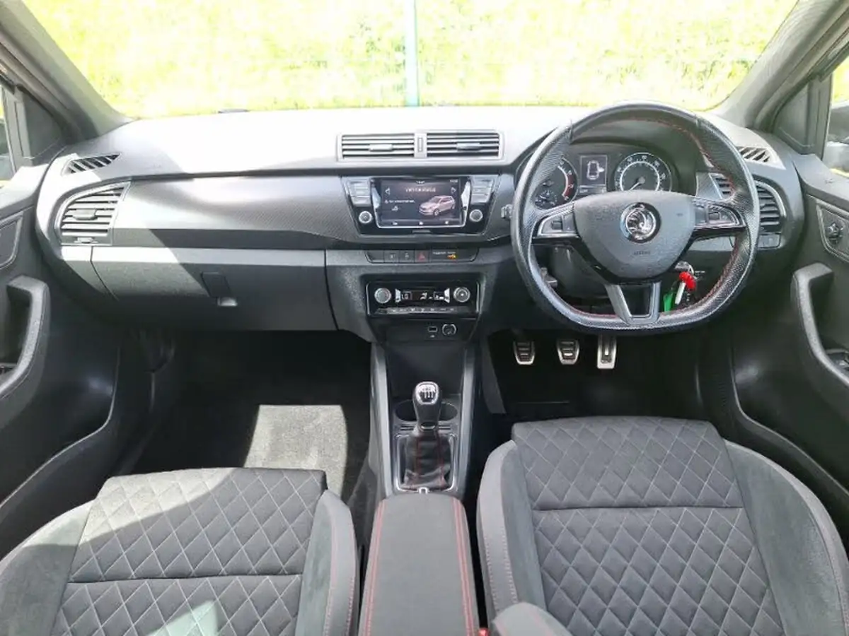 2019-skoda-fabia-10-tsi-monte-carlo-110ps-hatchback-big-2