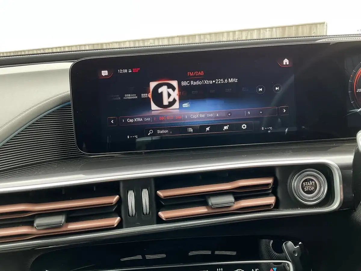2022-mercedes-benz-eqc-e-eqc-400-amg-line-premium-plus-big-21