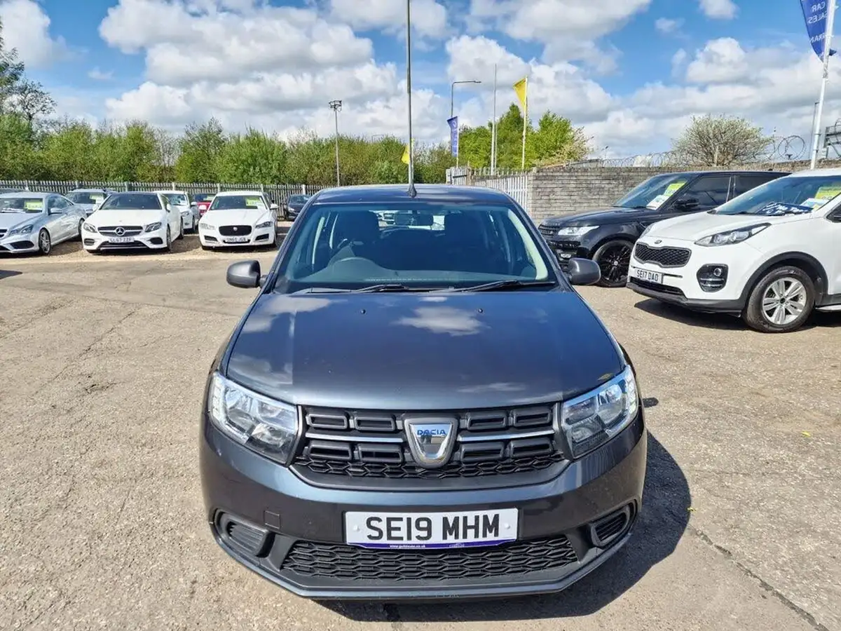 2019-dacia-sandero-10-sce-essential-big-1