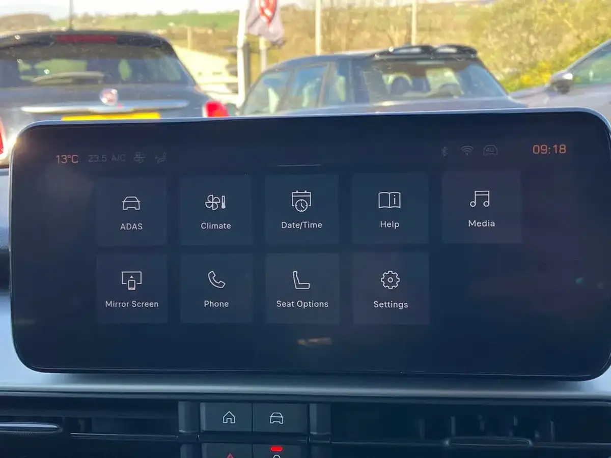 2024-jeep-avenger-12-gse-summit-e-hybrid-48v-auto-big-12