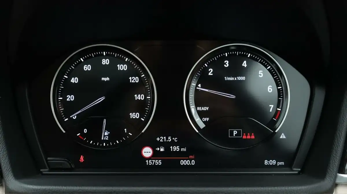 2021-bmw-x1-15-sdrive18i-xline-dct-big-10