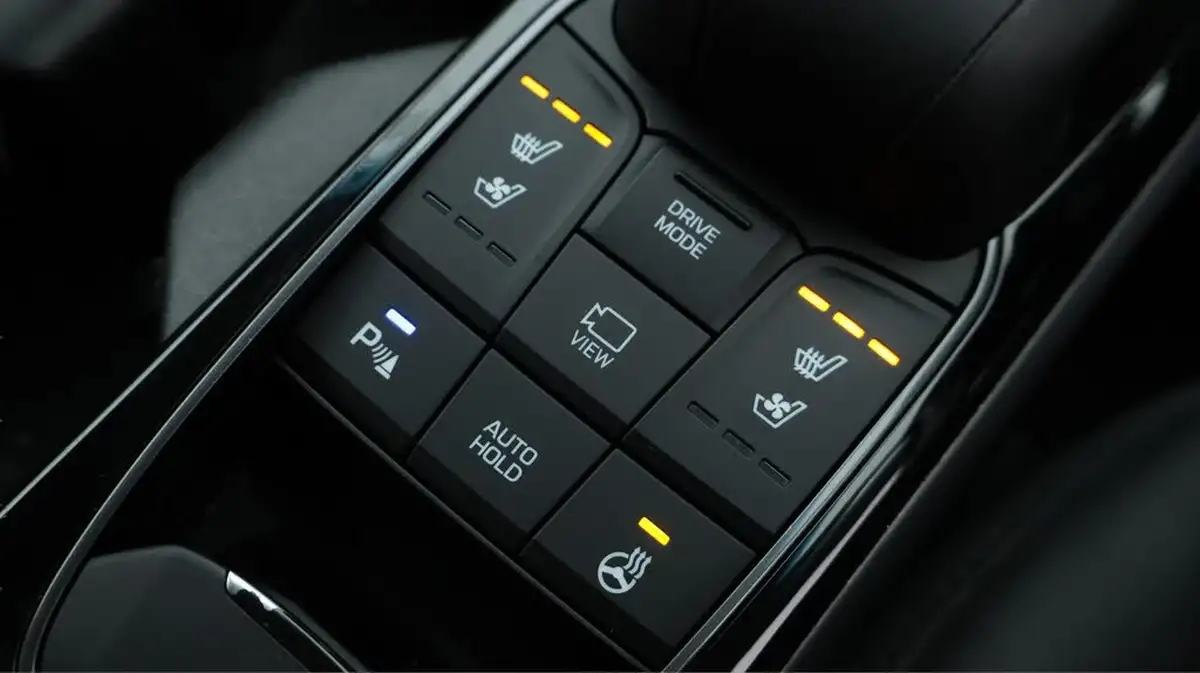 2021-hyundai-ioniq-e-premium-electric-100kw-big-28