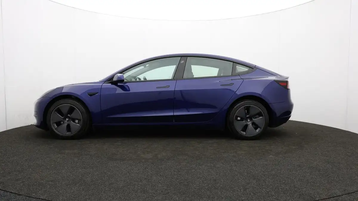 2022-tesla-model-3-e-rwd-big-70